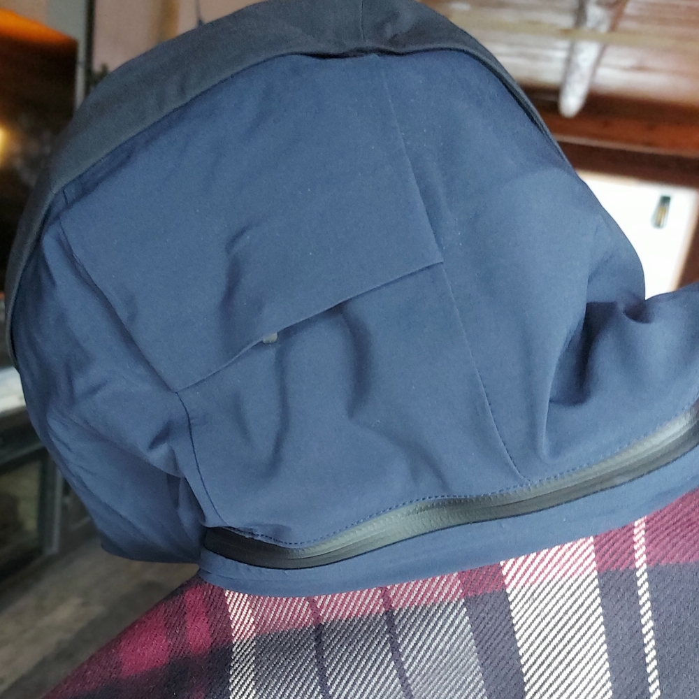 Helly Hansen Courchevel Women's Winter Jacket - Picture 7 of 8